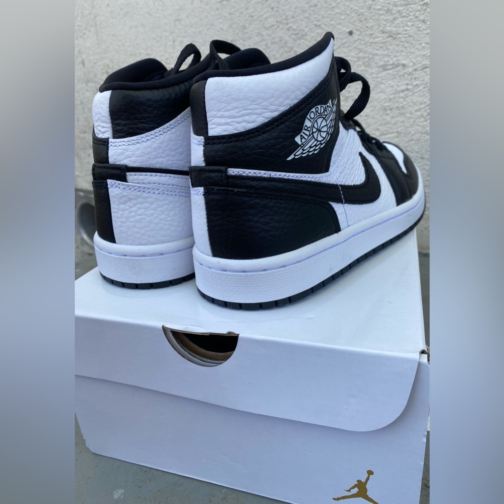 Wmns Air Jordan 1 Mid SE ‘Homage’ - Picture 3 of 4